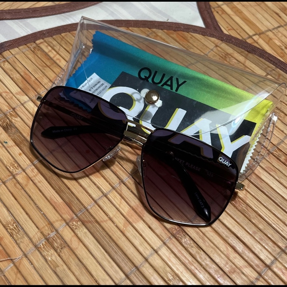 Quay Next Please Sunglasses NWT